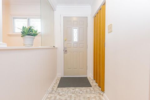 Photo 2 at 12 Canham Crescent, Malvern West, Toronto
