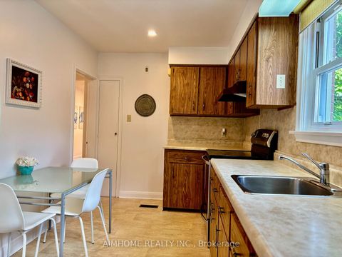 Photo 10 at 12 Canham Crescent, Malvern West, Toronto