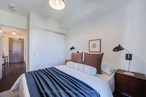 Photo 6 at 309 - 223 St Clair Avenue W, Casa Loma, Toronto