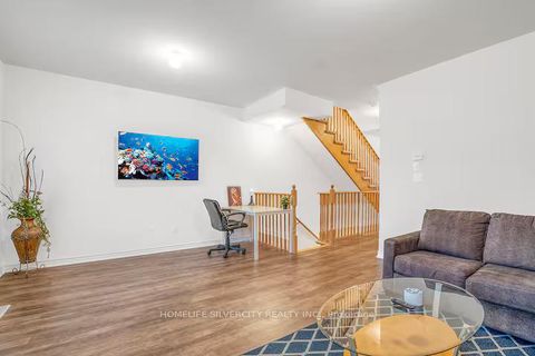 Photo 11 at 43 Honey Crisp Lane, Bowmanville, Clarington