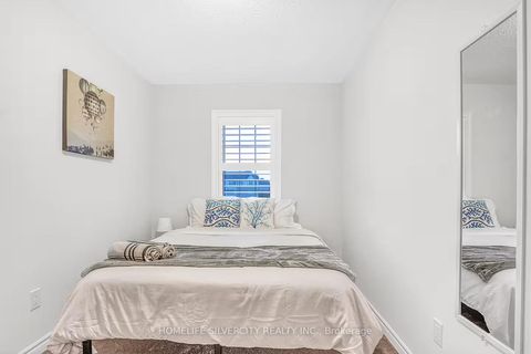 Photo 13 at 43 Honey Crisp Lane, Bowmanville, Clarington