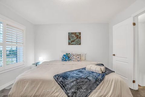 Photo 16 at 43 Honey Crisp Lane, Bowmanville, Clarington