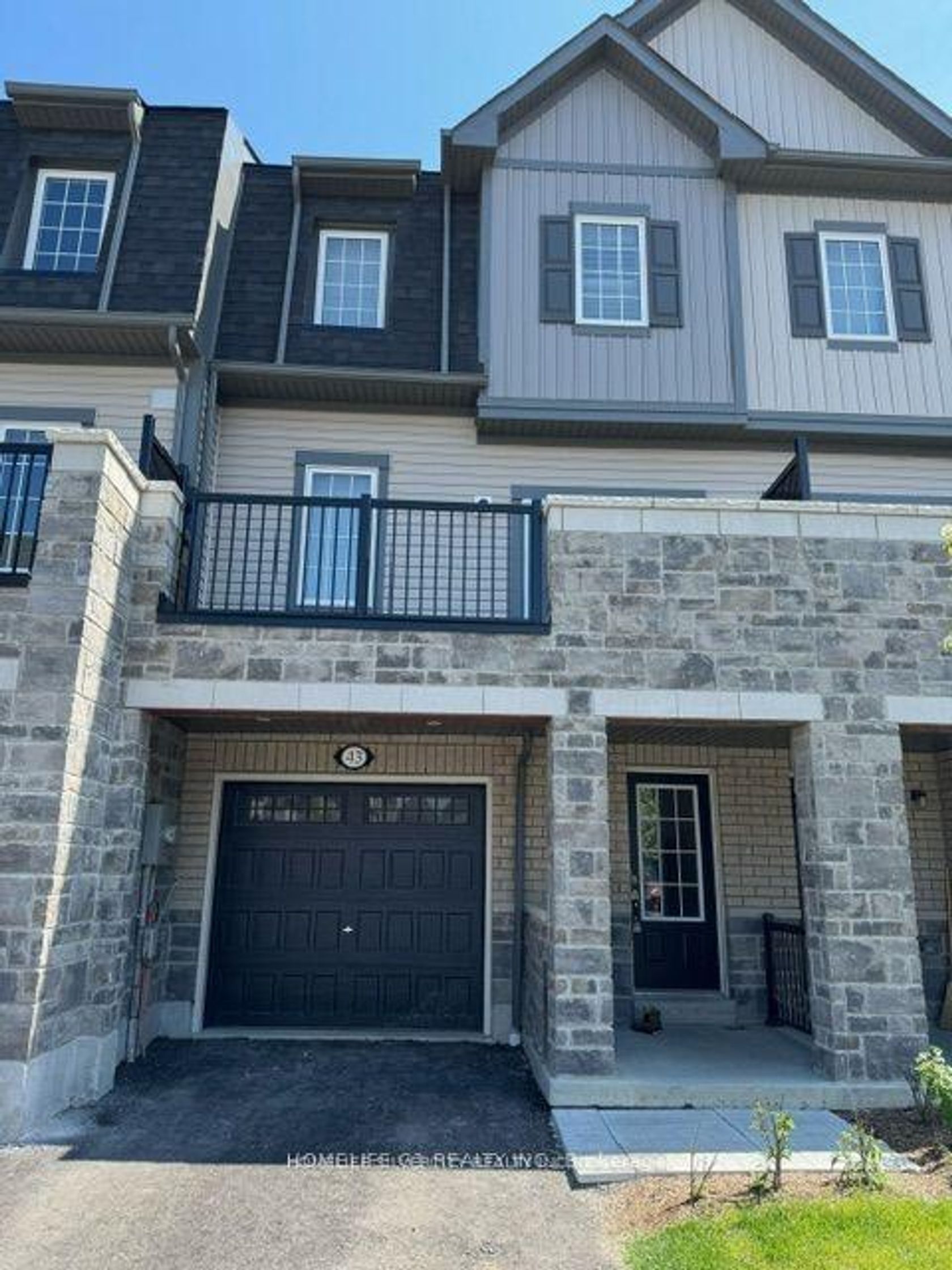 43 Honey Crisp Lane, Bowmanville, Clarington photo number 2