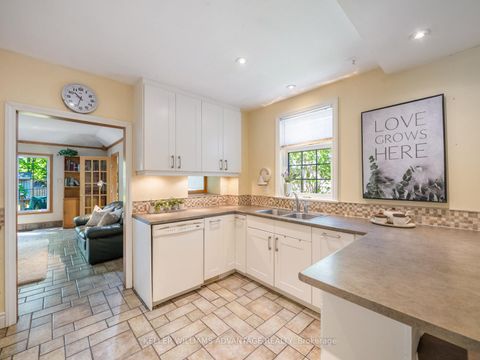 Photo 11 at 27 Lyall Avenue, Danforth, Toronto