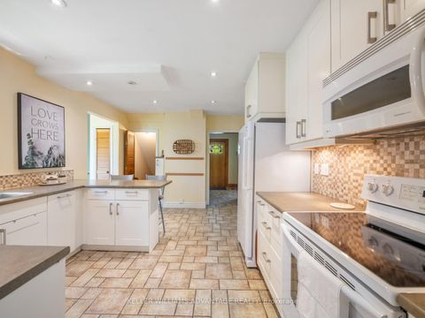 Photo 14 at 27 Lyall Avenue, Danforth, Toronto