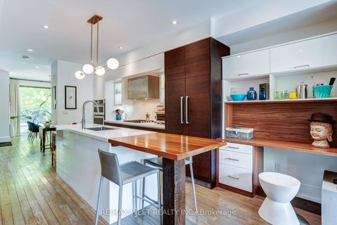 Photo 8 at 11 - 66 Havelock Street, Dufferin Grove, Toronto