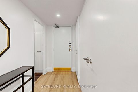 Photo 36 at 401 - 135 George Street S, Waterfront Communities C8, Toronto