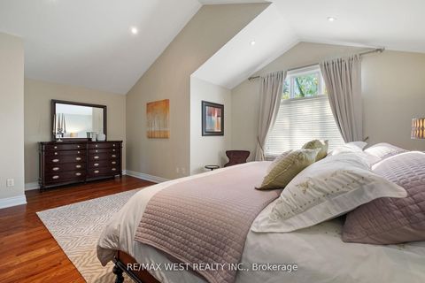 Photo 23 at 11 Tremont Road, City Centre West, Toronto