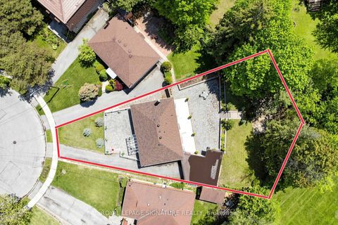 Photo 1 at 38 Lingarde Drive, Maryvale, Toronto
