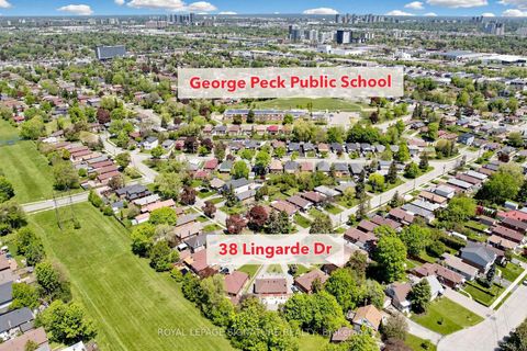 Photo 5 at 38 Lingarde Drive, Maryvale, Toronto