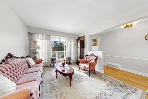 Photo 9 at 38 Lingarde Drive, Maryvale, Toronto