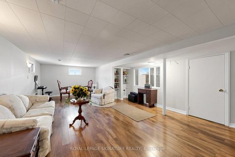 Photo 20 at 38 Lingarde Drive, Maryvale, Toronto