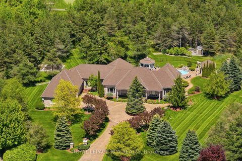 Photo 0 at 7 Sugarbush Lane, Rural Uxbridge, Uxbridge