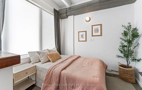 Photo 6 at 7 - 692 St. Clarens Avenue, Junction, Toronto
