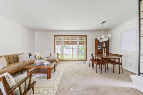 Photo 2 at 36 Hesketh Court, Victoria Village, Toronto