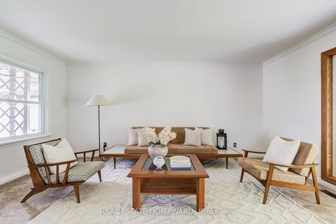 Photo 4 at 36 Hesketh Court, Victoria Village, Toronto
