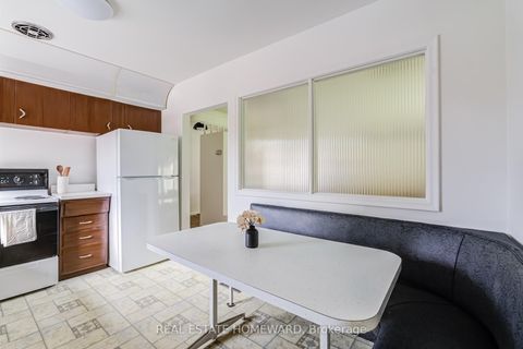 Photo 9 at 36 Hesketh Court, Victoria Village, Toronto