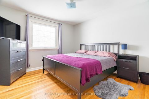 Photo 13 at 18 Newton Street, Wellington, Barrie