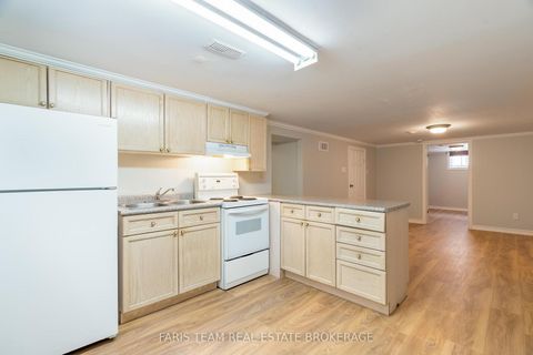 Photo 19 at 18 Newton Street, Wellington, Barrie