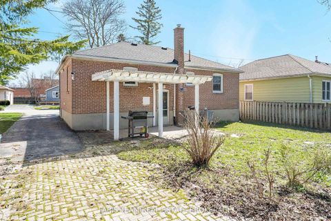 Photo 37 at 18 Newton Street, Wellington, Barrie