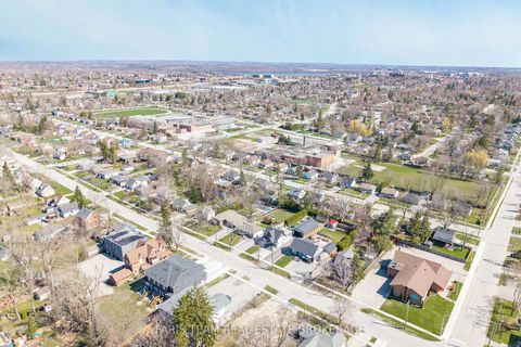 Photo 41 at 18 Newton Street, Wellington, Barrie
