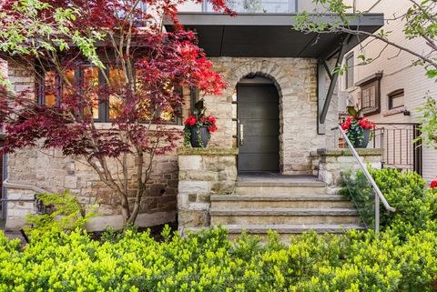 Photo 1 at 16 Inglewood Drive, Moore Park, Toronto