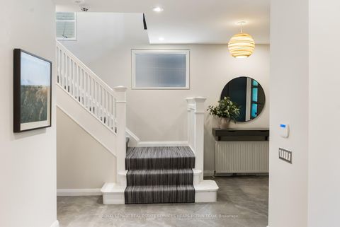 Photo 3 at 16 Inglewood Drive, Moore Park, Toronto