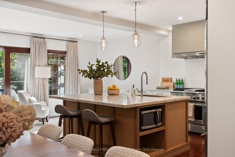 Photo 11 at 16 Inglewood Drive, Moore Park, Toronto