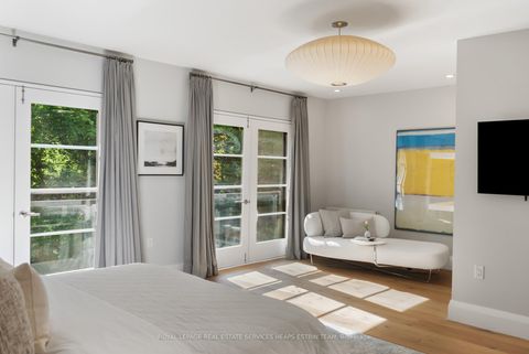 Photo 19 at 16 Inglewood Drive, Moore Park, Toronto