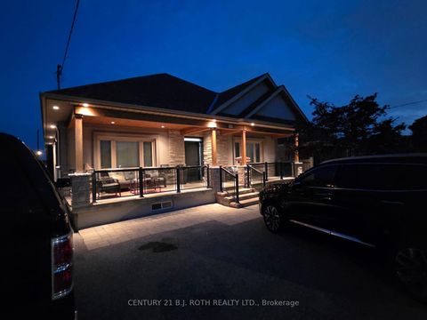 Photo 1 at 193 Epsom Downs Drive, CFB, Toronto