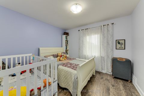 Photo 25 at 193 Epsom Downs Drive, CFB, Toronto