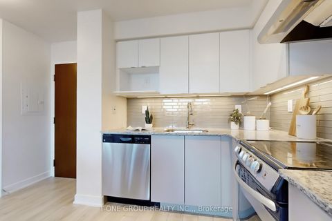 Photo 15 at 313 - 160 Flemington Road, Glen Park, Toronto