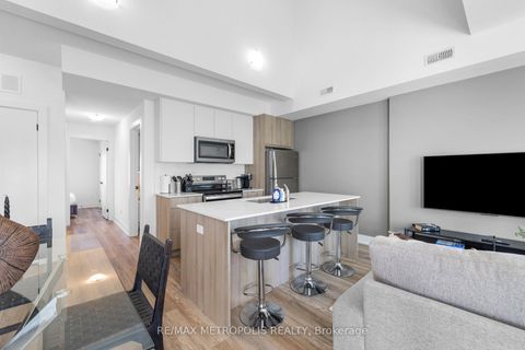 Photo 4 at 449 Lansdowne Avenue, Dufferin Grove, Toronto