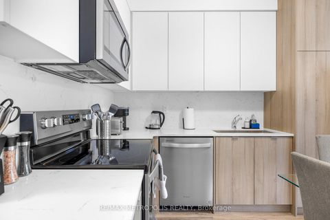 Photo 14 at 449 Lansdowne Avenue, Dufferin Grove, Toronto
