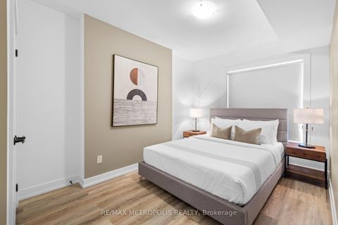 Photo 15 at 449 Lansdowne Avenue, Dufferin Grove, Toronto