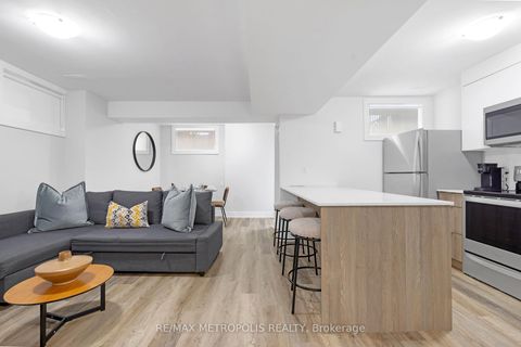 Photo 20 at 449 Lansdowne Avenue, Dufferin Grove, Toronto