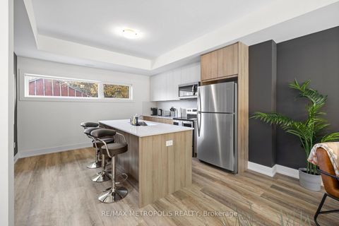 Photo 31 at 449 Lansdowne Avenue, Dufferin Grove, Toronto