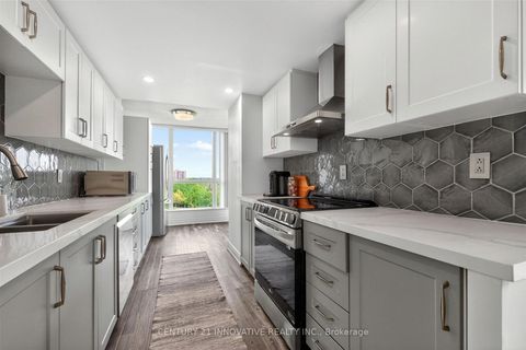 Photo 6 at 415 - 5 Rowntree Road, Jamestown, Toronto