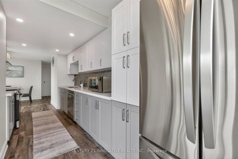 Photo 8 at 415 - 5 Rowntree Road, Jamestown, Toronto