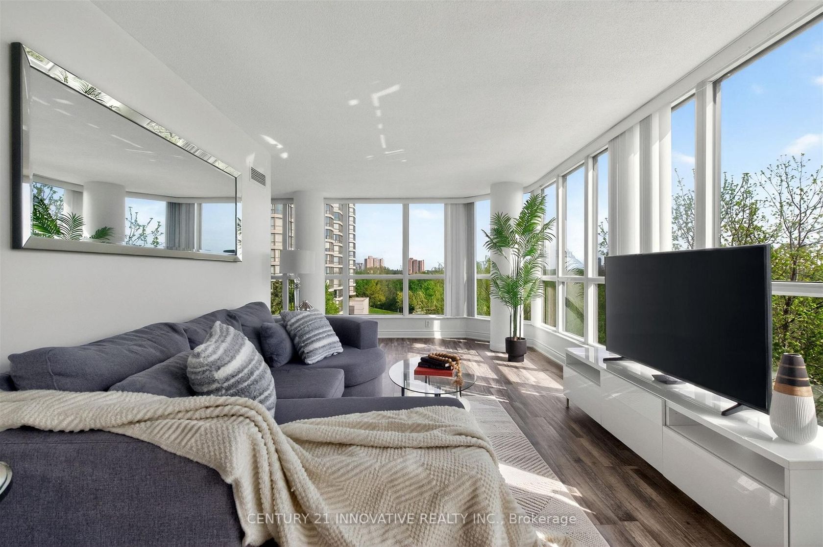 415 - 5 Rowntree Road, Jamestown, Toronto 