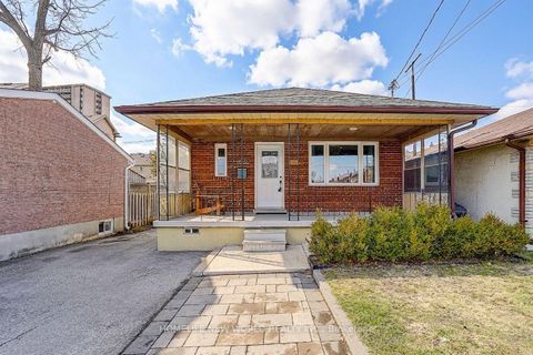Photo 1 at 56 Tedder Street, Amesbury, Toronto