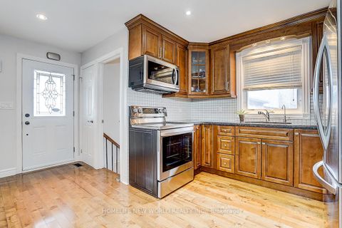 Photo 11 at 56 Tedder Street, Amesbury, Toronto