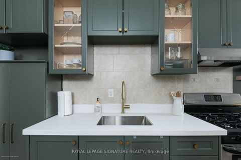 Photo 7 at 13 Auburn Avenue, Davenport, Toronto