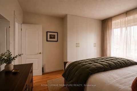 Photo 12 at 13 Auburn Avenue, Davenport, Toronto