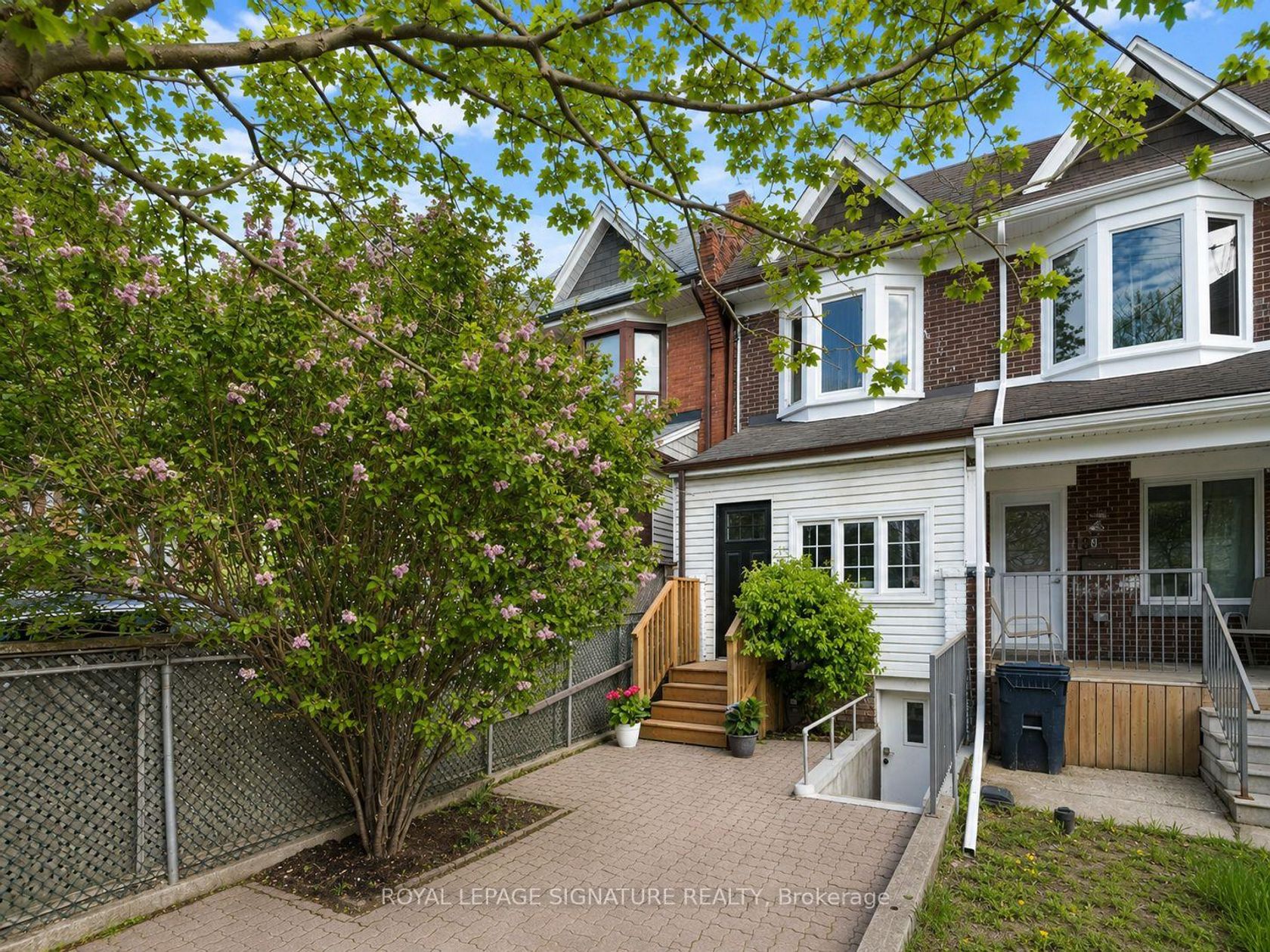 13 Auburn Avenue, Davenport, Toronto 