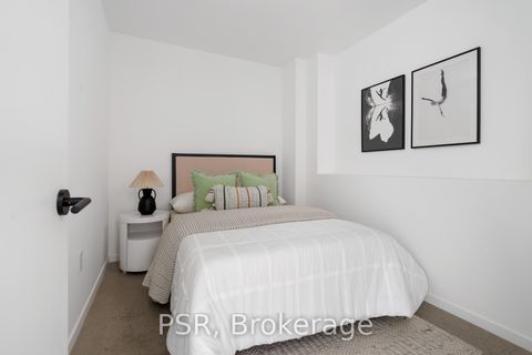 Photo 4 at 538 Duplex Avenue, Eglinton, Toronto