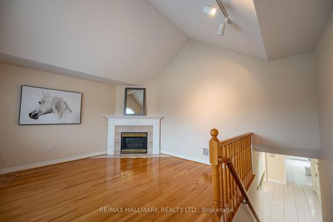 Photo 11 at 93 Tillie Square, Milliken Mills East, Markham
