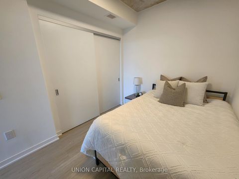 Photo 13 at 1601 - 195 McCaul Street, Chinatown, Toronto