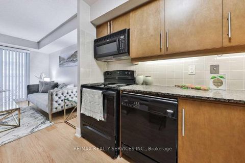 Photo 9 at 20 Blue Jays Way, Waterfront Communities C1, Toronto