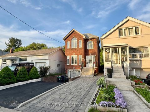 Photo 2 at 85B Maybourne Avenue, Birchmount, Toronto